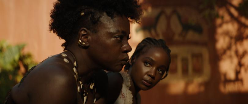 Viola Davis und Thuso Mbedu in Sony Pictures’ The Woman King.