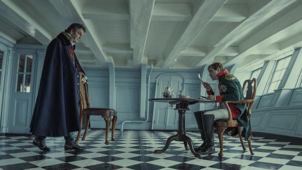 Rupert Everett als der Duke of Wellington und Joaquin Phoenix als Napoleon Bonaparte in Apple Original Films‘ and Sony Pictures‘ NAPOLEON. Foto von Aidan Monaghan ©2023 Apple