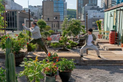 Jackie Chan und Ben Wang in Sony Pictures‘ KARATE KID: LEGENDS © 2024 CTMG, Inc. All Rights Reserved.