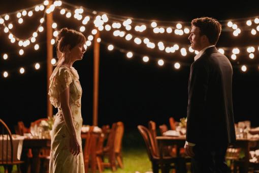 Dakota Johnson und Chris Evans in WAS IST LIEBE WERT – MATERIALISTS - Foto von: Atsushi Nishijima Adore Matchmaking LLC