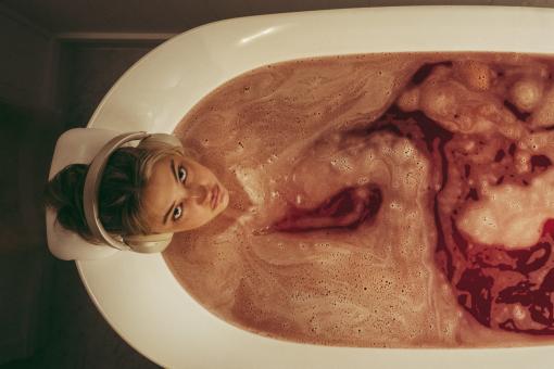 Madelyn Cline in Sony Pictures' ICH WEISS, WAS DU LETZTEN SOMMER GETAN HAST © 2024 CTMG, Inc. All Rights Reserved.