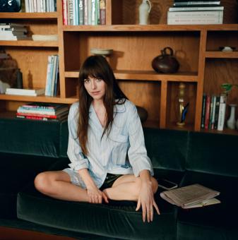 Dakota Johnson am Set von WAS IST LIEBE WERT – MATERIALISTS Adore Matchmaking LLC
