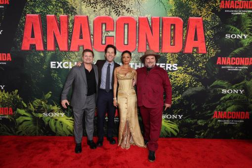 LOS ANGELES, KALIFORNIEN – 13. DEZEMBER: Steve Zahn, Paul Rudd, Thandiwe Newton und Jack Black bei der Weltpremiere von Sony Pictures' ANACONDA im United Theater on Broadway am 13. Dezember 2025 in Los Angeles, Kalifornien. (Foto: JC Olivera/Sony Pictures via Getty Images) 2025 JC Olivera