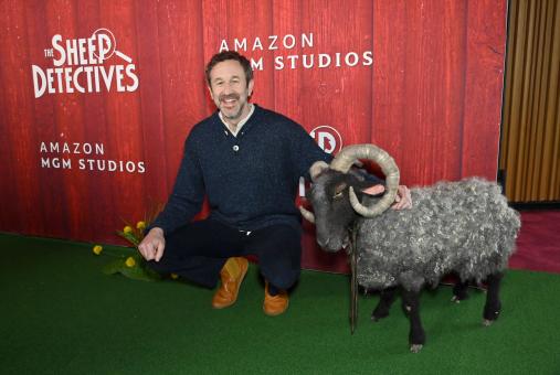 NEW YORK, NEW YORK – 19. APRIL: Chris O’Dowd nimmt am 19. April 2026 in New York City am roten Teppich und der Premiere von „Glennkill: Ein Schafskrimi“ von Amazon MGM Studios im Jazz at Lincoln Center teil. (Foto: Bryan Bedder/Getty Images für Amazon MGM)