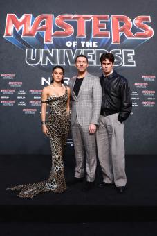 Camila Mendes, Travis Knight und Nicholas Galitzine auf der Deutschlandpremiere von MASTERS OF THE UNIVERSE im UCI LUXE East Side Gallery in Berlin am 28.05.2026 (Foto: Sebastian Reuter/Getty Images for Sony Pictures Entertainment Deutschland GmbH)  © 2026 Getty Image